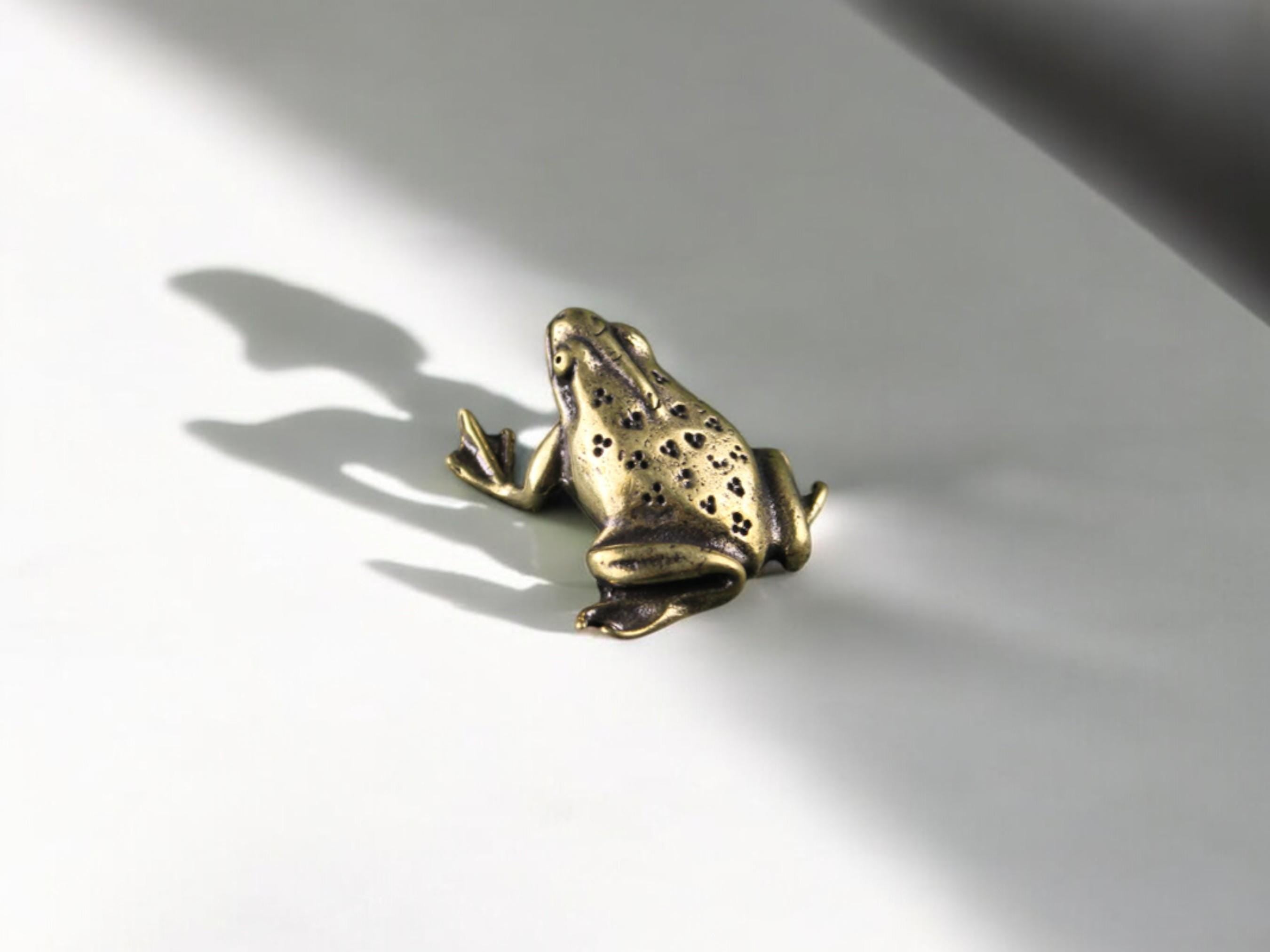 Mini Brass Frog Figurine, Vintage Garden Sculpture, Home Ornament