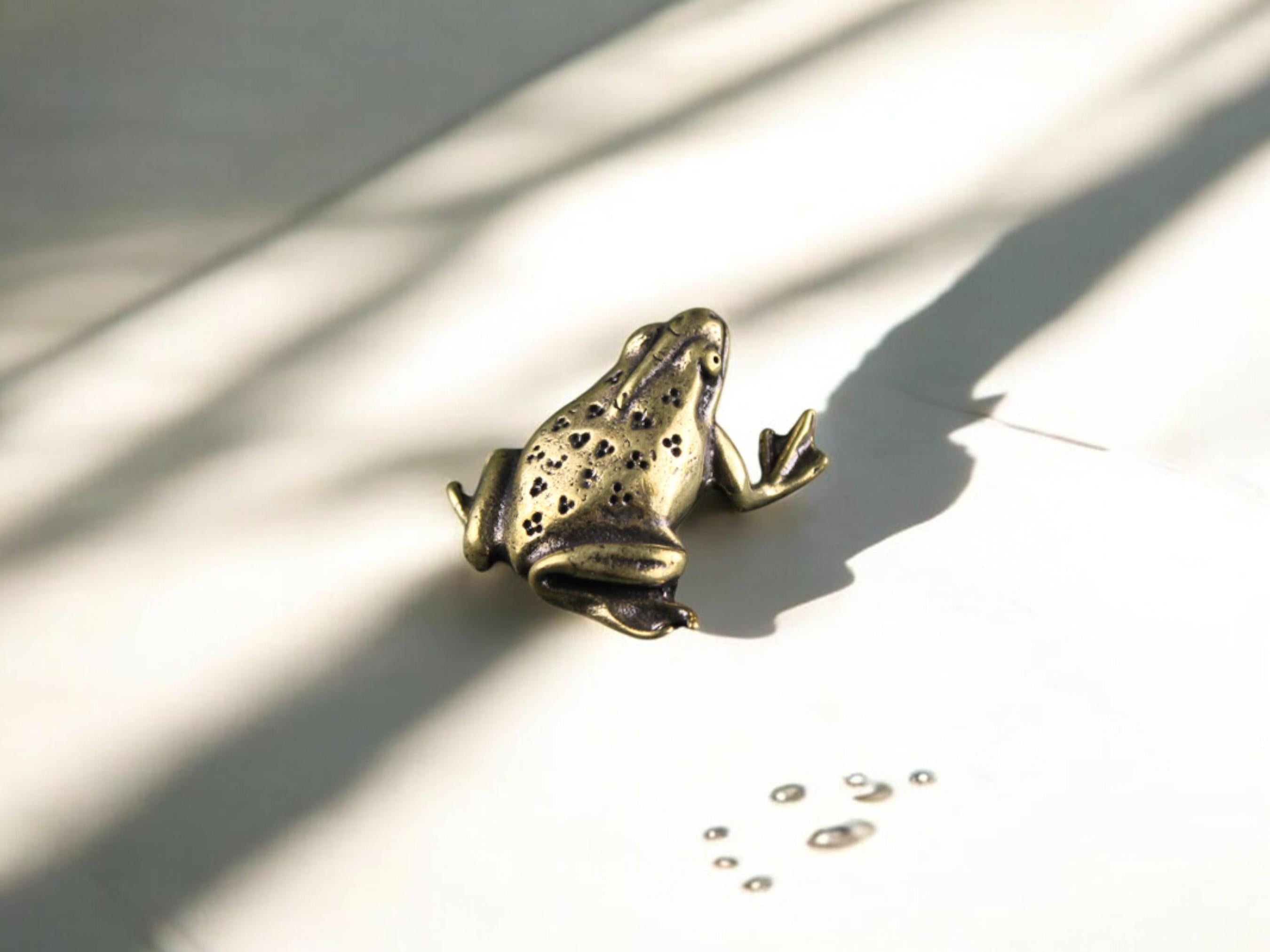 Mini Brass Frog Figurine, Vintage Garden Sculpture, Home Ornament