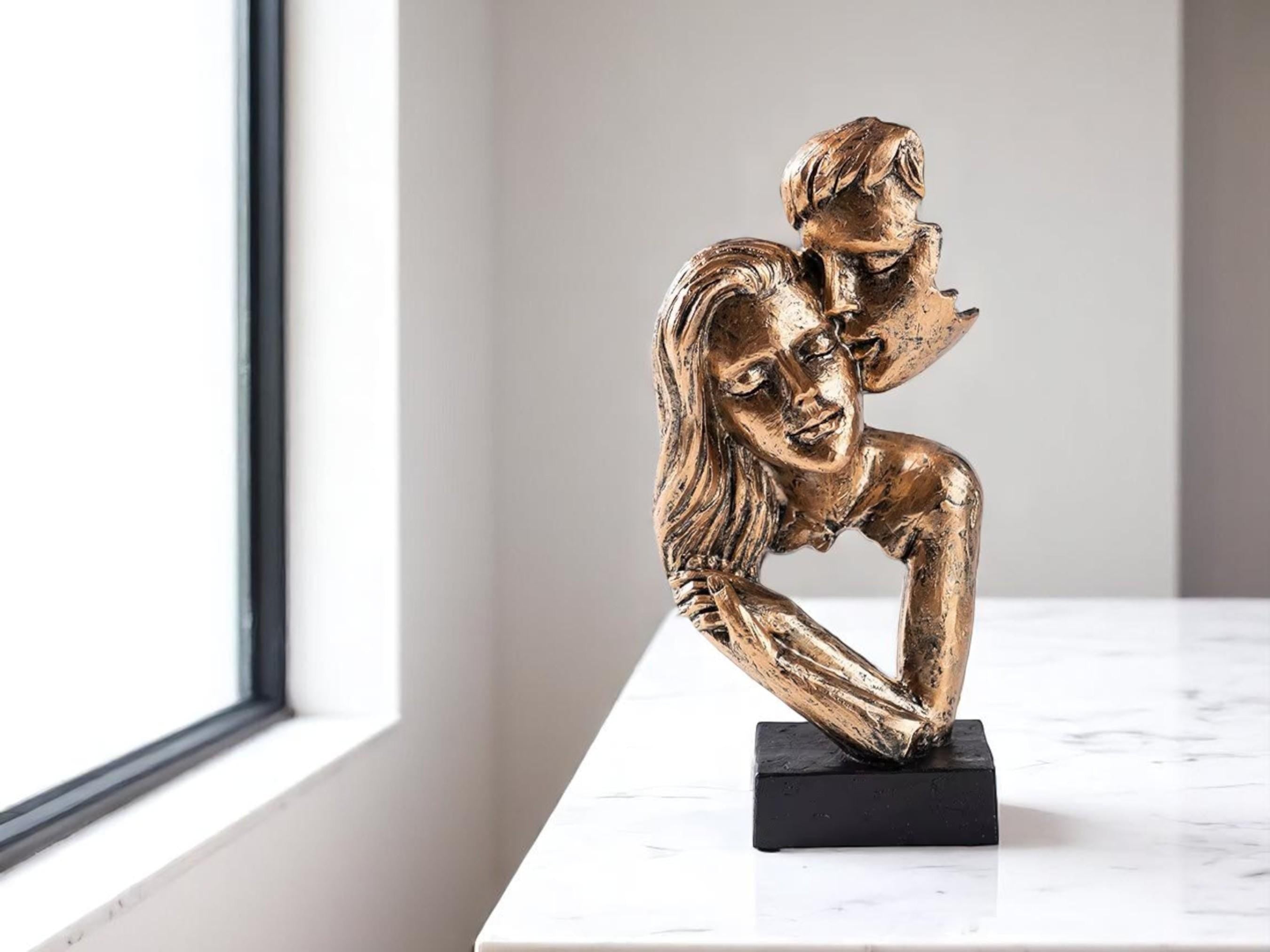 Abstract Couple Resin Art Sculpture, Love Figurine, Romantic Statue, Bookshelf Decor