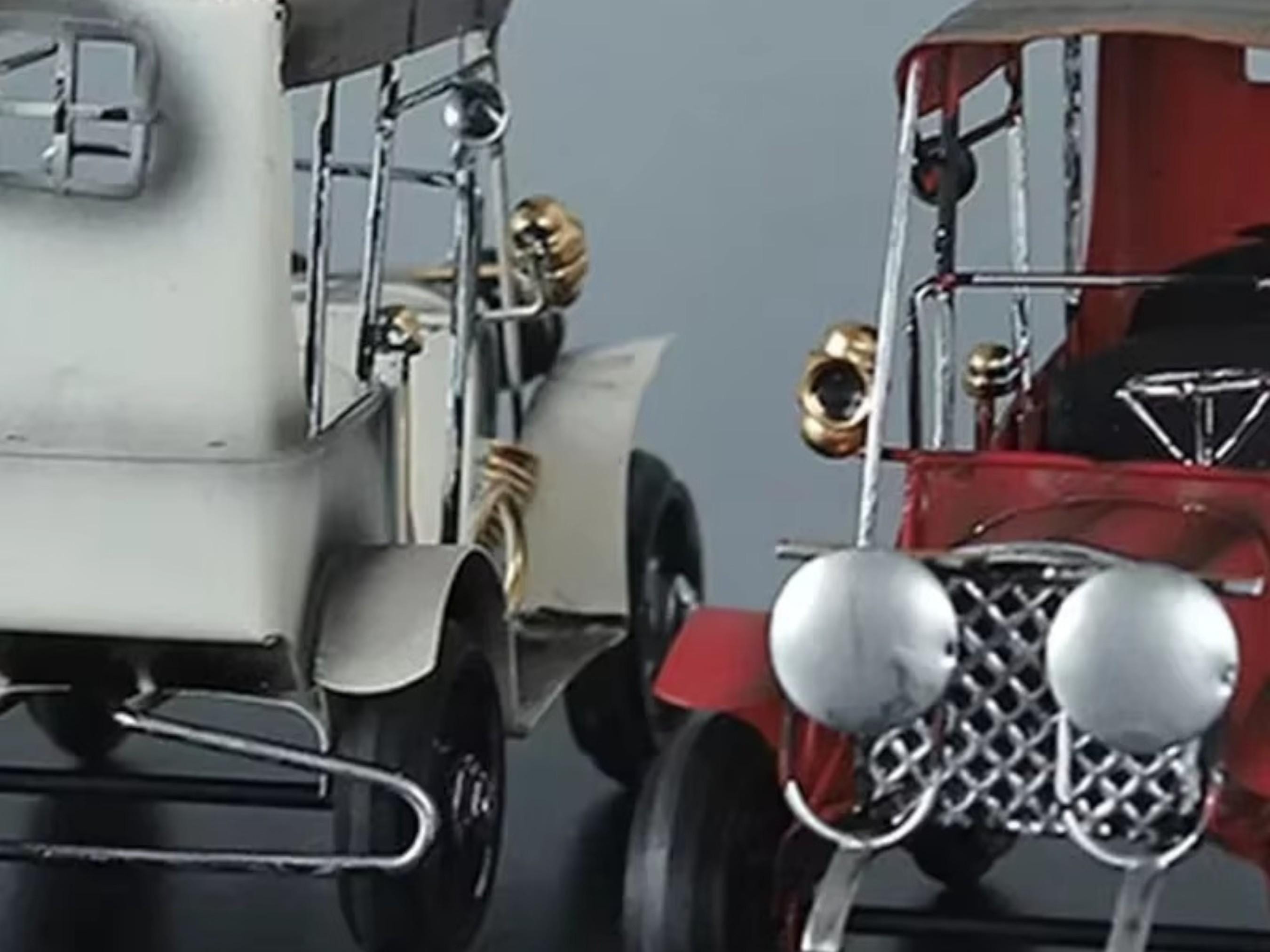 Retro Metal Car Model, Classic Miniature Vehicle Desk Decor, Collectible Home Gift