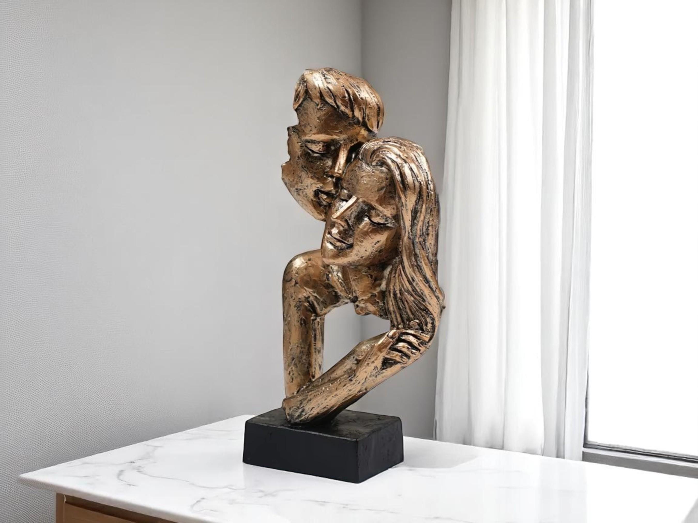 Abstract Couple Resin Art Sculpture, Love Figurine, Romantic Statue, Bookshelf Decor